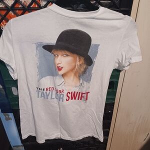 Taylor Swift red tour t-shirt size small